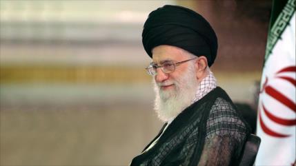 Líder de Irán indulta y reduce sentencias a más de 3450 presos