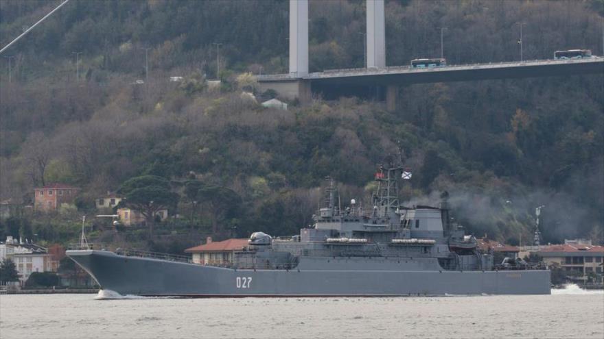 
El buque ruso, Kondopoga, en su camino hacia el mar Negro, el 17 de abril de 2021. (Foto:REUTERS
