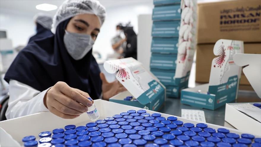 La línea de producción de vacuna iraní COVIRAN Barekat. (Foto: Fars)