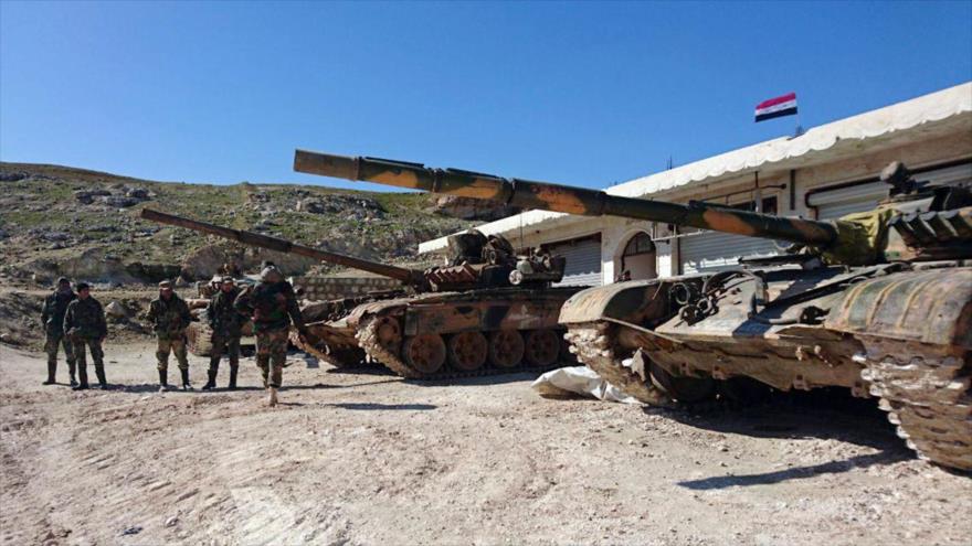 Las fuerzas del Ejército sirio ingresan en la aldea de Al-Eis, en la provincia de Alepo, en Siria, 9 de febrero de 2020. (Foto: AP)