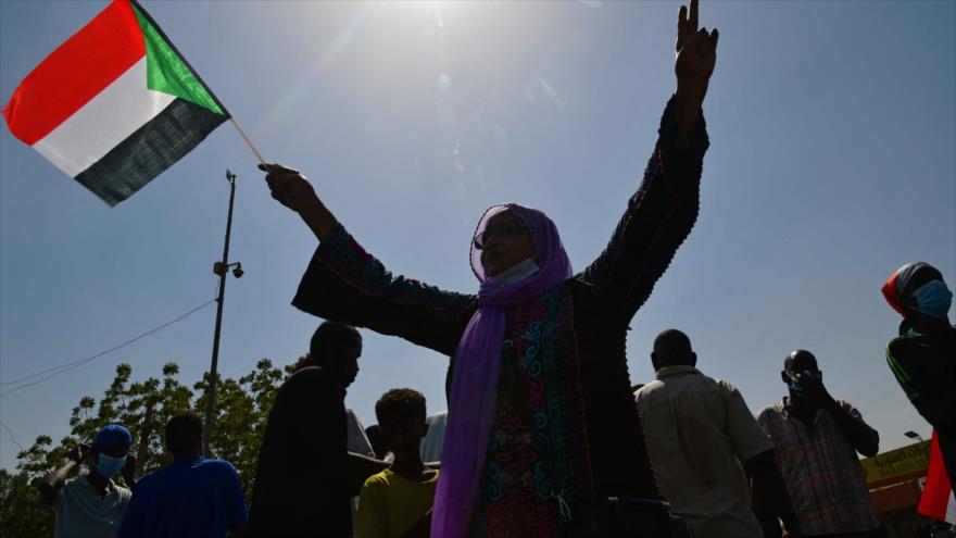 Vídeo: sudaneses protestan contra el golpe militar; hay 2 muertos
