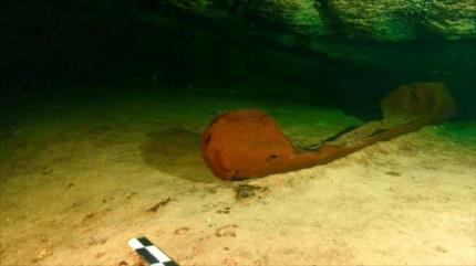 Arqueólogos descubren una canoa maya de hace 1000 años en México