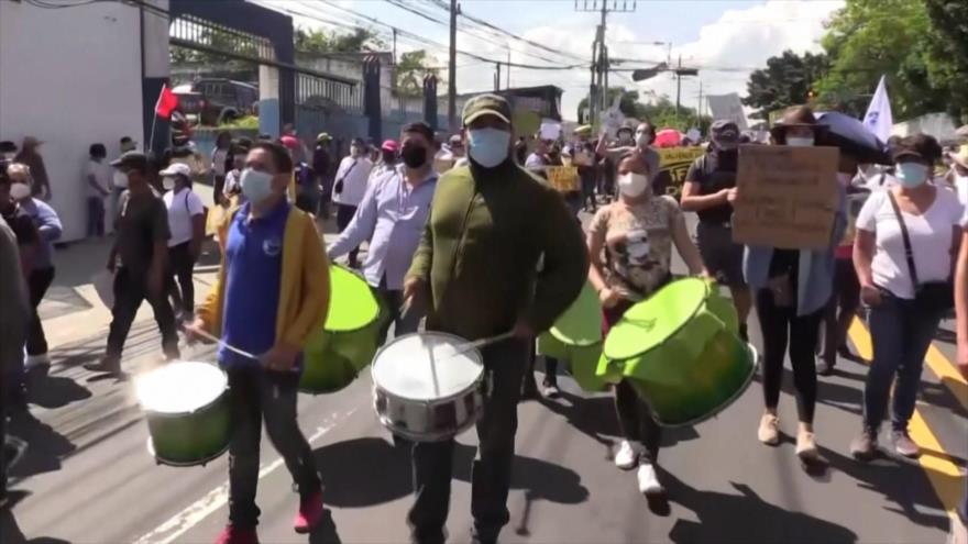 Sindicatos salvadoreños exigen el cese de despidos masivos