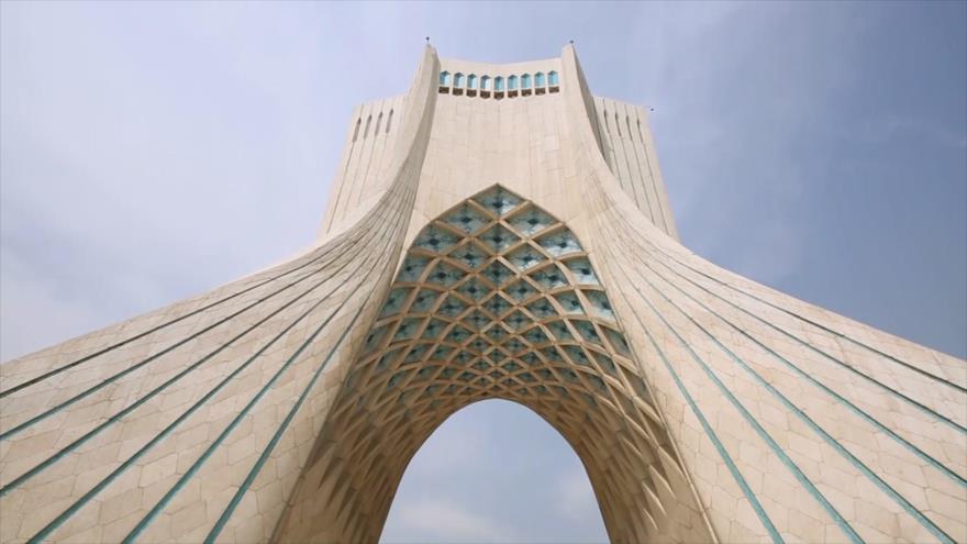 Irán: Mahalat, Teherán, Profesor, Cementerio de los polacos