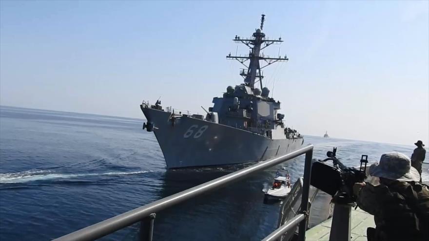 Una captura de pantalla del vídeo de la operación del CGRI que frustró que la Armada de EE.UU robe petrolero con crudo iraní en el mar de Omán.
