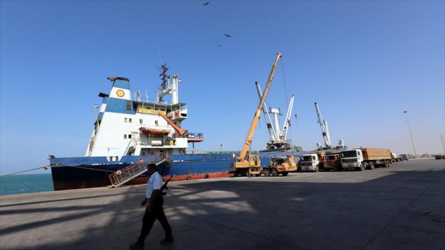 Coalición agresora impide a petrolero atracar en un puerto yemení | HISPANTV