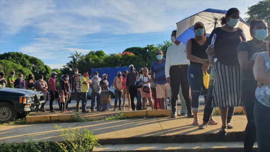 Los nicaragüenses en largas colas de votación, 7 de noviembre de 2021. (Foto: La voz del Sandinismo)