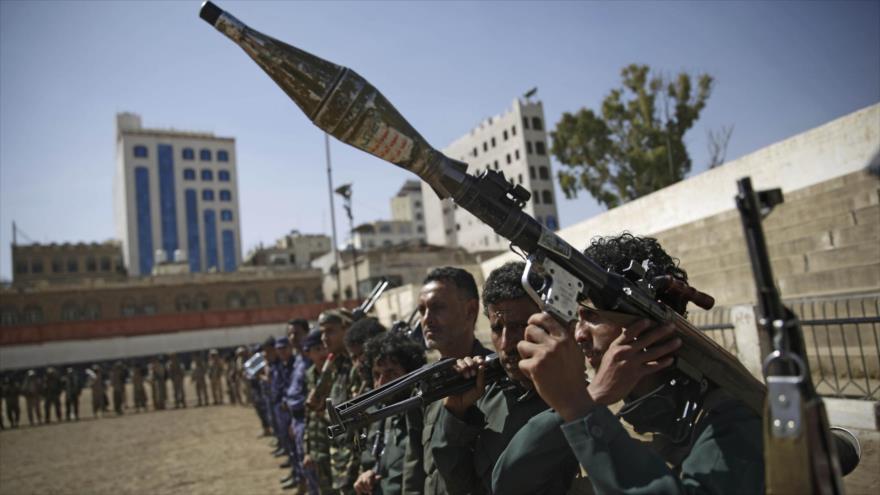 Combatientes de Ansarolá en Saná, capital de Yemen, 20 de febrero de 2020. (Foto: AP)
