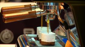 Competencia de sabor y aroma en Irán; baristas exponen su innovación