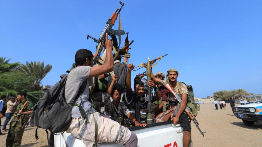 Combatientes del movimiento popular yemení Ansarolá en Al-Hudayda, 29 de diciembre de 2018. (Foto: Reuters)