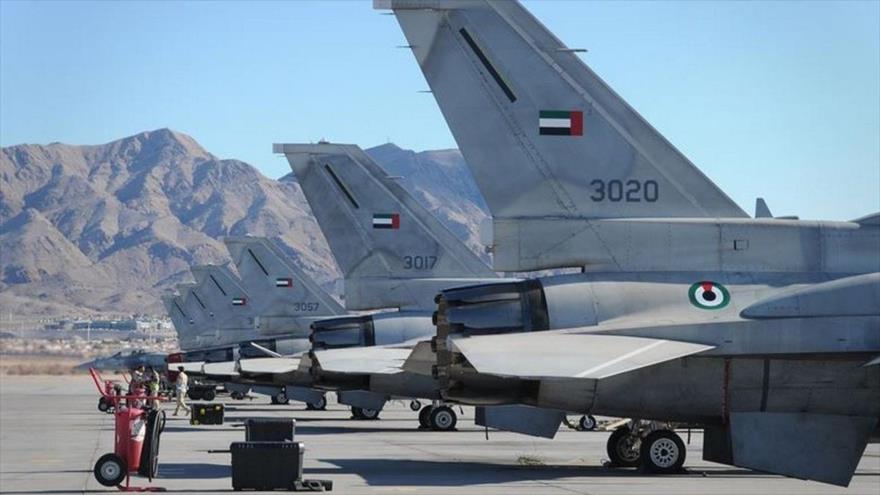 Aviones descargan equipos militares en la isla yemení de Socotra, mayo de 2018. (Foto: AP)