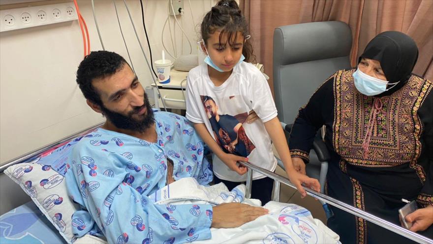 Kayed Fasfus, quien se enfrenta al riesgo de muerte tras 124 días de huelga de hambre para protestar su detención por parte de Israel.