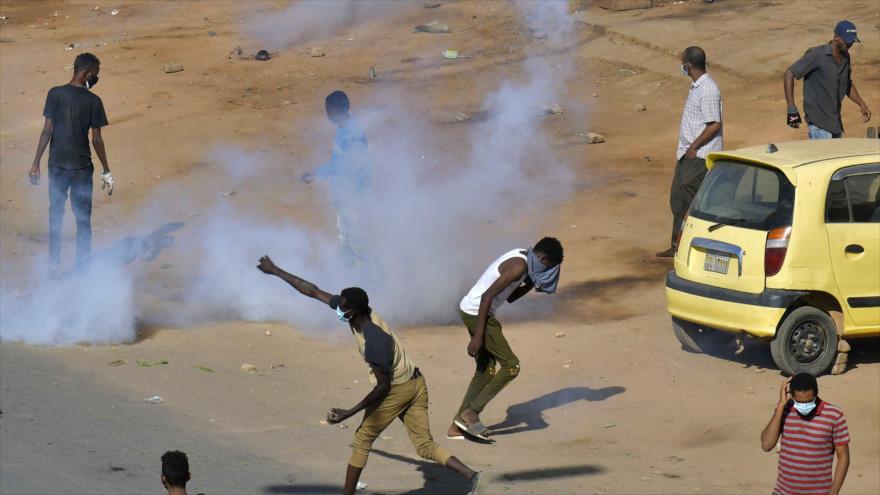 Manifestantes en protesta contra el golpe militar, en Omdurman, Sudán, 13 de noviembre de 2021. (Foto: AFP)
