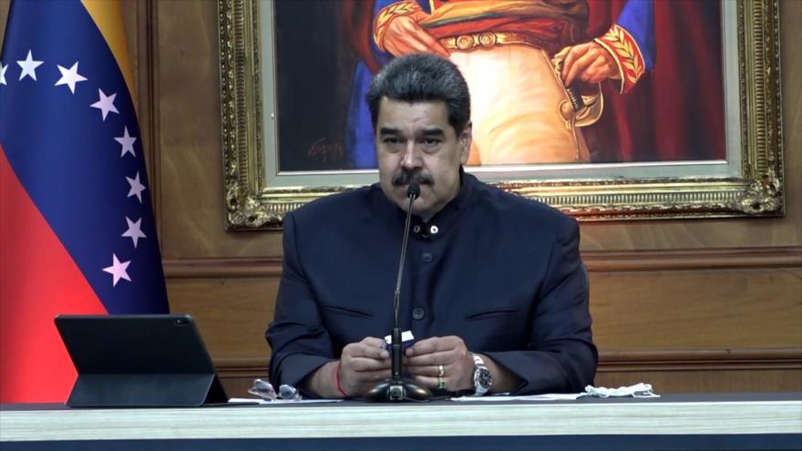 Maduro se reúne con veedores internacionales a horas de los comicios