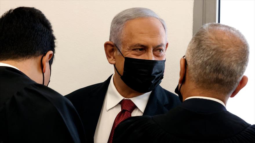 El expremier israelí Benjamín Netanyahu en la sala del tribunal de Al-Quds, 16 de noviembre de 2021. (Foto: AFP)