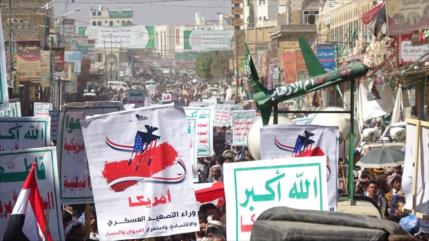 Yemeníes denuncian complicidad de EEUU en agresión saudí 