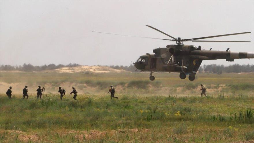 Las fuerzas ucranianas participan en simulacros conjuntos con EE.UU. Sea Breeze en la región sureña de Jersón, 2 de julio de 2021. (Foto: AFP)