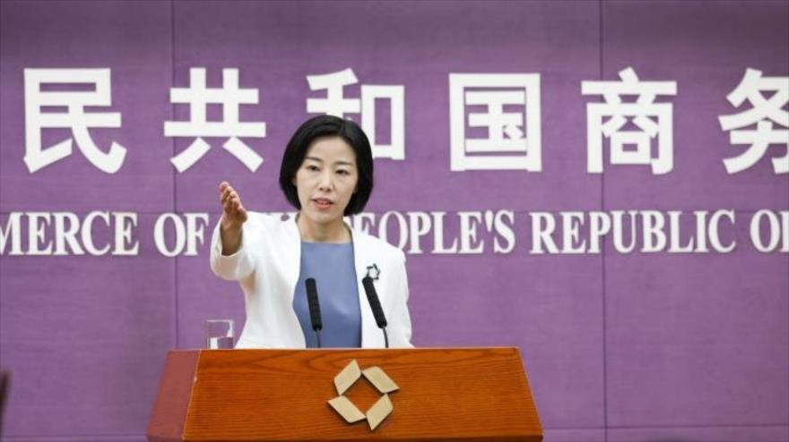 La portavoz del Ministerio de Comercio de China, Shu Jueting, en una rueda de prensa, 2 de septiembre de 2021. (Foto: Getty Images)
