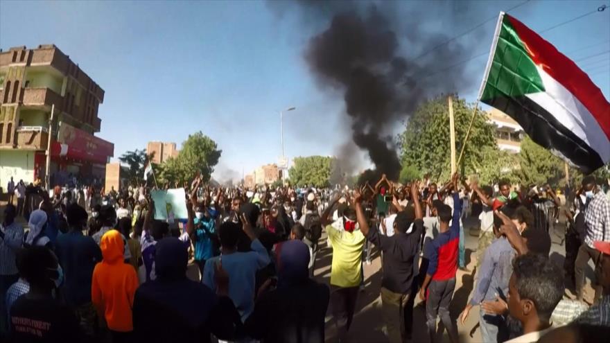 Continúan las protestas en Sudán exigiendo fin del poder militar 
