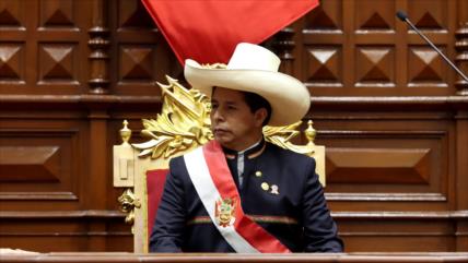 Oposición presenta moción de vacancia contra el presidente peruano