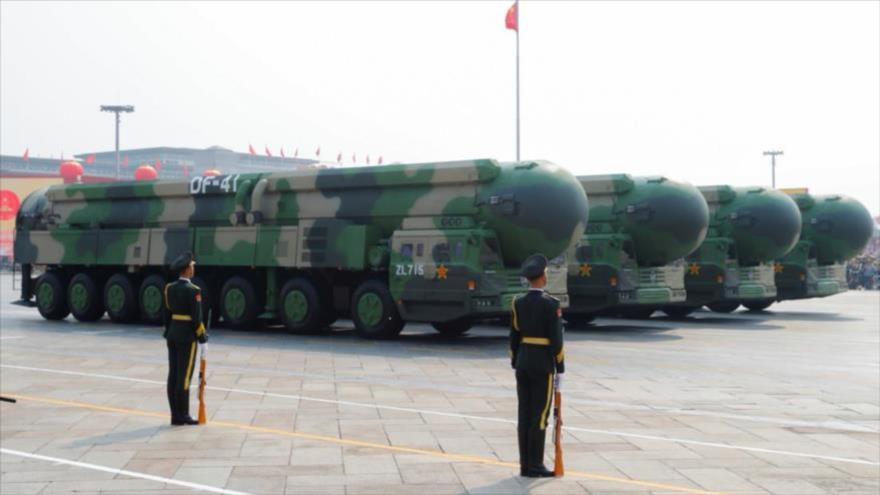 Vehículos militares transportan misiles balísticos intercontinentales DF-41, China, 1 de octubre de 2019. (Foto: Reuters)
