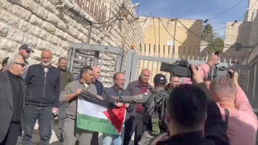 Palestinos protestan por incursión de Herzog a Mezquita de Ibrahim 