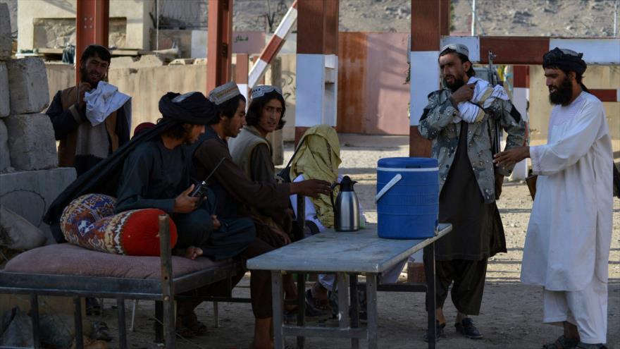 Integrantes de Talibán en la provincia de Kandahar, Afganistán, 30 de octubre de 2021. (Foto: AFP)