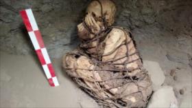 Hallan una momia atada con cuerdas de al menos 800 años en Perú