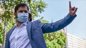 Boric aventaja a Kast según encuestas de cara a 2ª ronda electoral