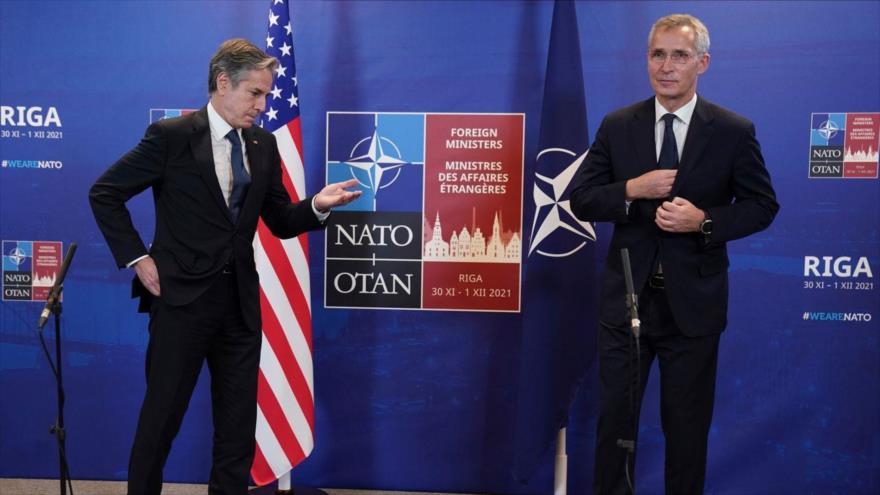 El secretario de Estado de EE.UU., Antony Blinken, (izq.) y el secretario general de la OTAN, Jens Stoltenberg, Riga, Letonia, 30 de noviembre de 2021. (Foto: Reuters)