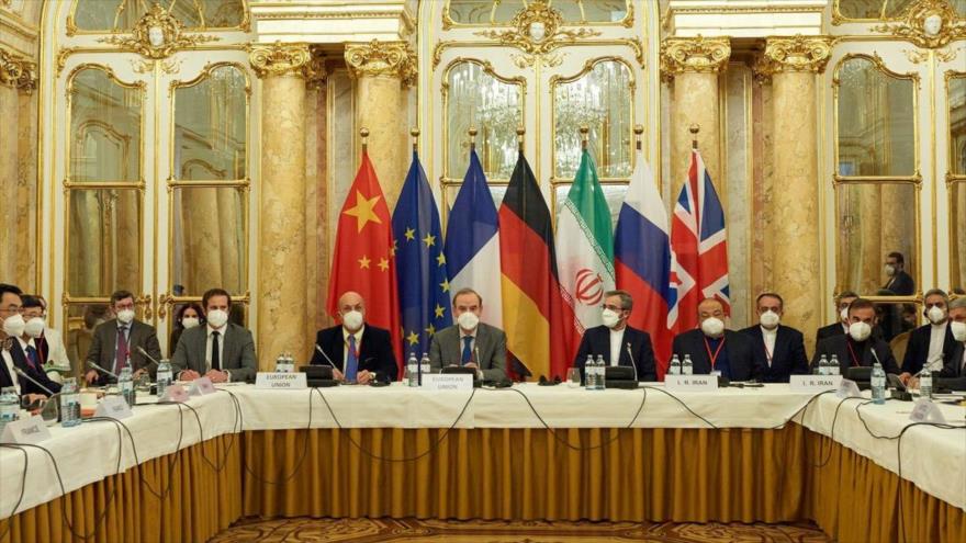 Las delegaciones negociadoras de Irán y el Grupo 4+1 se encuentran en Viena para reanudar las negociaciones para salvar el pacto nuclear, noviembre de 2021. 