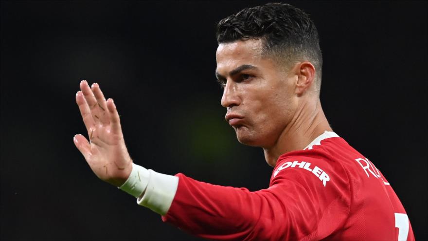 El delantero portugués del Manchester United, Cristiano Ronaldo, reacciona durante un partido contra Atalanta, 20 de octubre de 2021. (Foto: AFP)