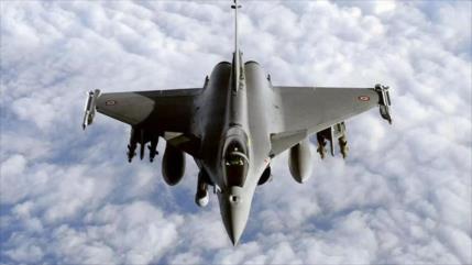 Francia vende cazas y helicópteros a Emiratos por $19 mil millones
