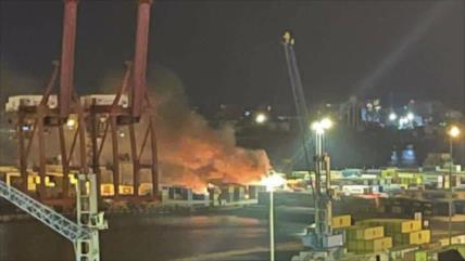 Israel bombardea principal puerto comercial de Siria