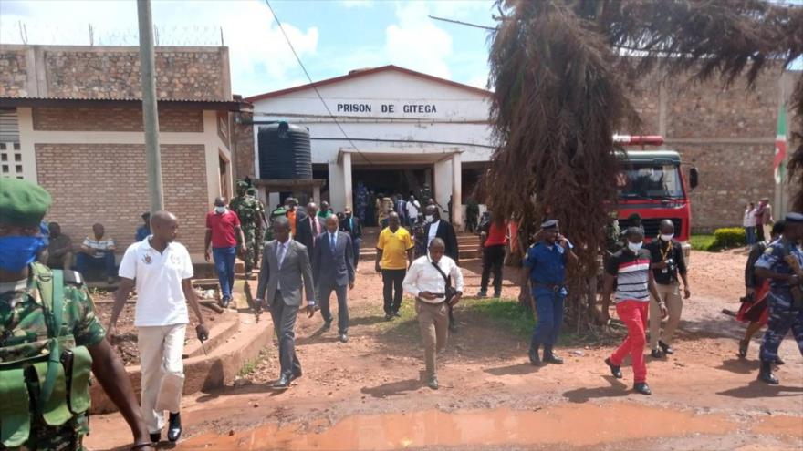 38 muertos y 69 heridos en el incendio de una cárcel de Burundi 