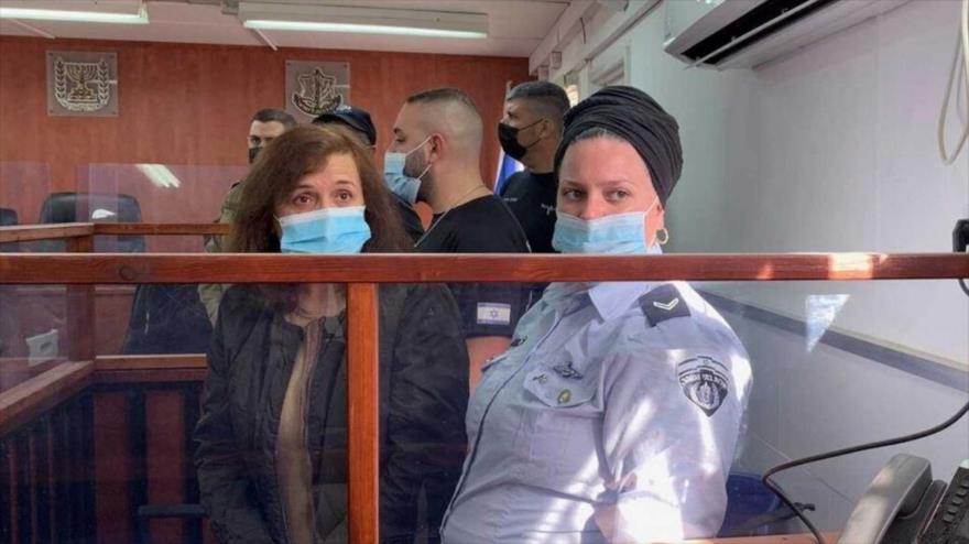 La cooperante española Juana Ruiz ante el tribunal militar israelí de la prisión de Ofer, en Cisjordania, Palestina ocupada. (Foto: EFE)