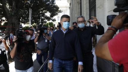 Vídeo: A huevazos, chilenos dan la ‘bienvenida’ a Leopoldo López 