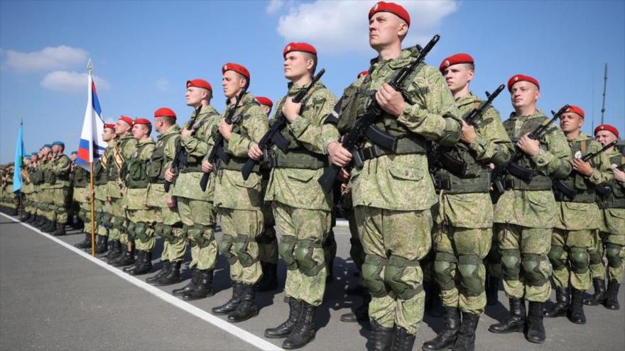 Los militares rusos asisten a una ceremonia militar en la provincia bielorrusa de Brest, 9 de septiembre de 2021. (Foto: Reuters)