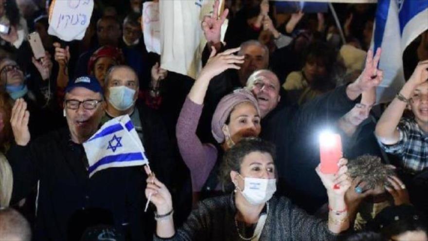 Miles de personas protestan en Tel Aviv por mala gestión de Bennett | HISPANTV
