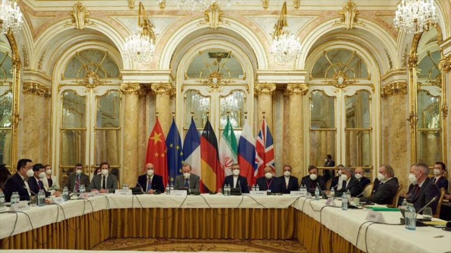 Representantes de Irán y el Grupo 4+1 en diálogos sobre PIAC en Viena, capital de Austria, 29 de noviembre de 2021. (Foto: Reuters)