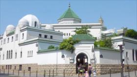 Francia cierra 20 mezquitas más en un nuevo acto islamófobo