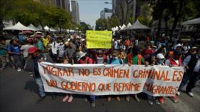 “Migrar no es un crimen”: Sin papeles marchan en México en su día	