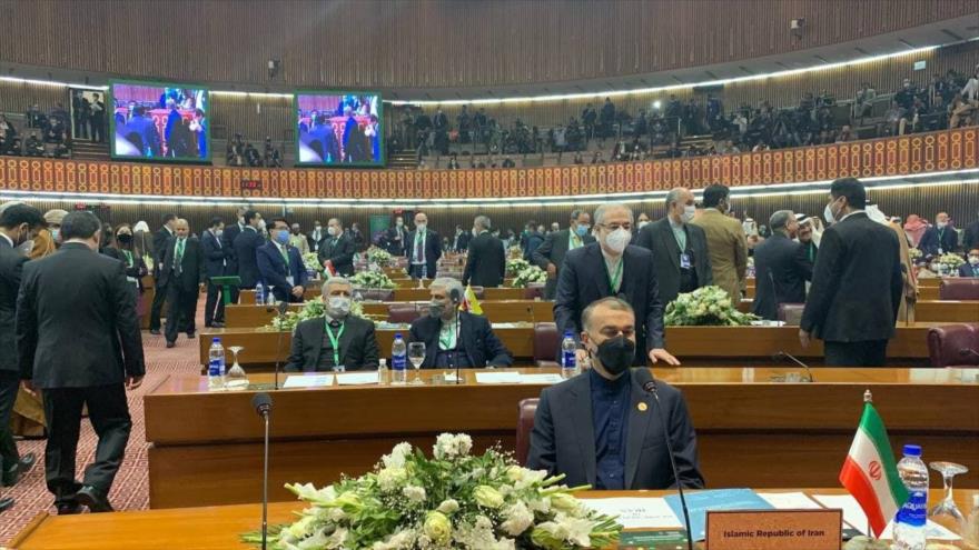 El canciller de Irán, Hosein Amir Abdolahian, en la cumbre extraordinaria de la OCI en Islamabad, capital de Paquistán, 19 de diciembre de 2021