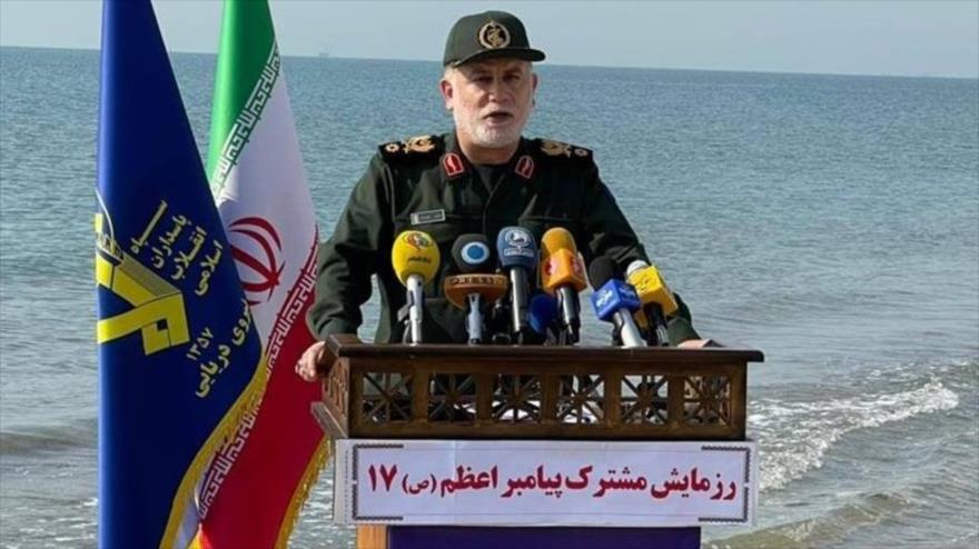 El subcomandante de Operaciones del CGRI de Irán, el general Abás Nilforushan, habla con la prensa, 20 de diciembre de 2021.