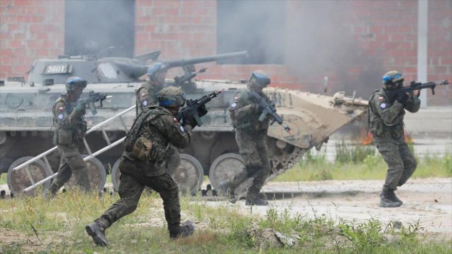 Militares de la Alianza Atlántica durante un simulacro en el campo de entrenamiento de Yavoriv, Ucrania, 27 de julio de 2021. (Foto: Reuters)