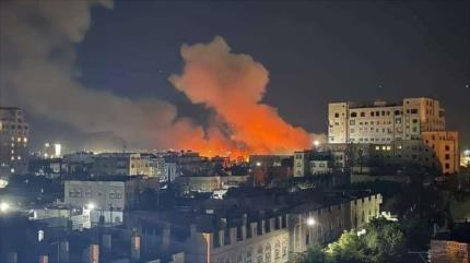 Aviones saudíes atacan zonas residenciales en Saná, Yemen