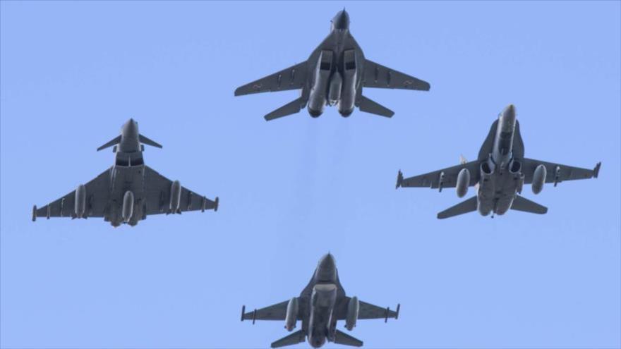 Aviones de combate de la OTAN, modelo Typhoon, MiG-29 (Polaco), F-18 y F-16.
