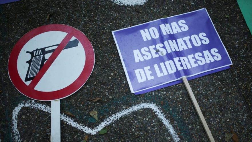 Un letrero durante una protesta en Bogotá, capital de Colombia, 31 de mayo de 2021. (Foto: Reuters)