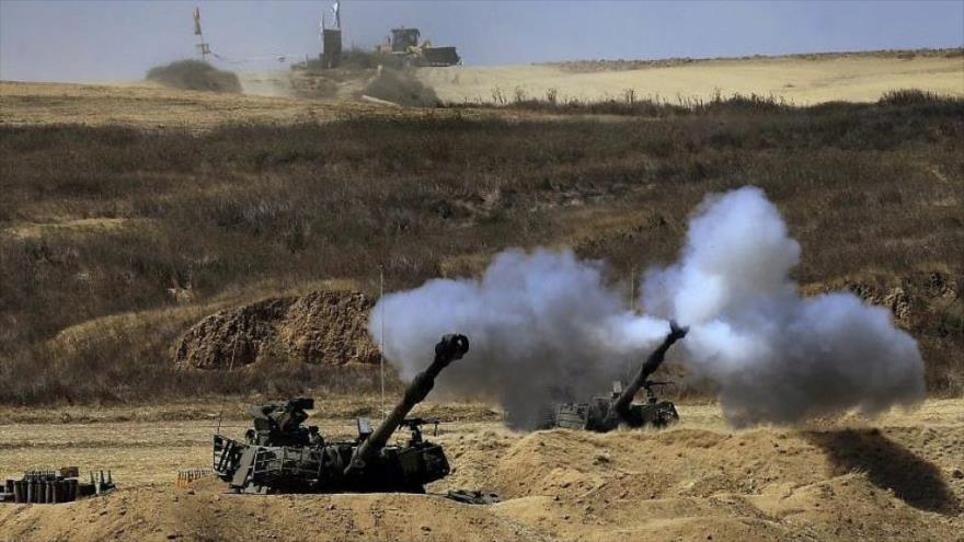 Tanques del régimen israelí atacan contra la Franja de Gaza.