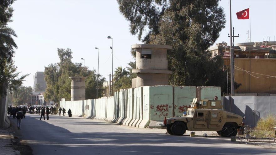 Atacan con 13 misiles una base militar turca en el norte de Irak